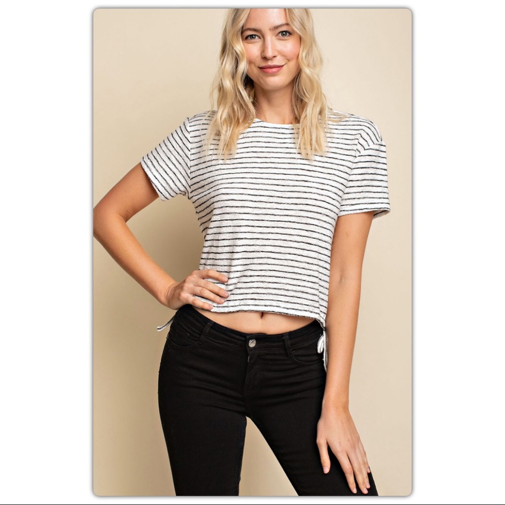 NWT Gilli Large Women's Black and White Striped Crop Top 100% Cotton